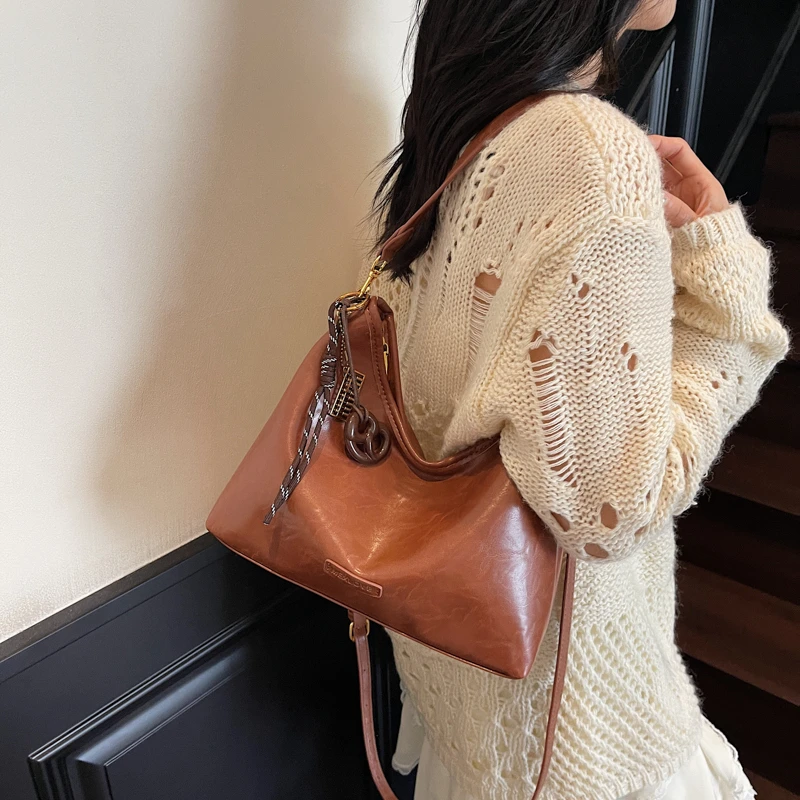 

2025 Fashion New Zipper Pu Large Capacity Versatile Shoulder Bags Light Luxury Women's Bag Advanced Sense Crossbody Bags