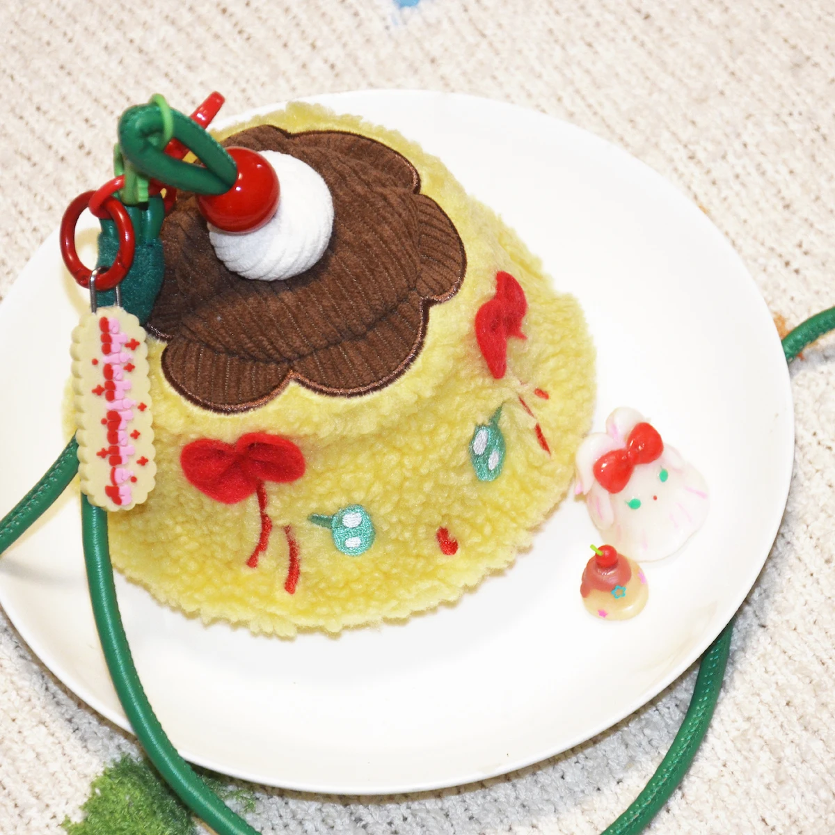 Original Design Plush Pudding Zipper Embroidered Change Lipstick Key Parcel Messenger Hook LOLITA Bag