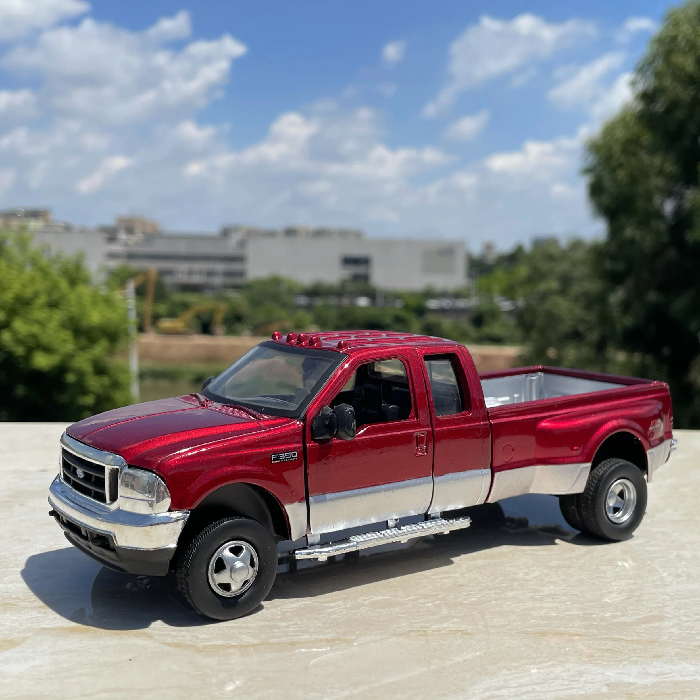 1:32 Scale Diecast Alloy Ford F350 Pickup Truck Transport Vehicle Toys Cars Model Classics Adult Gifts Souvenir Static Display