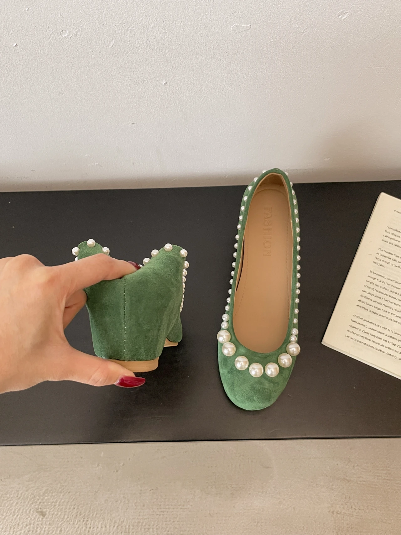 Sweet Style Retro Elegant Pearl-Embellished Low-Cut Flats 2026 Summer New Internal Heightening Round-Toe Mary Jane Shoes