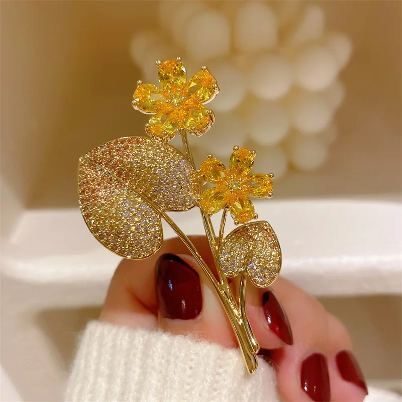 Brooch For Women Pin Buckle Yellow Cubic Zirconia Five Petal Fashion Jewelry Party Dress Accessories