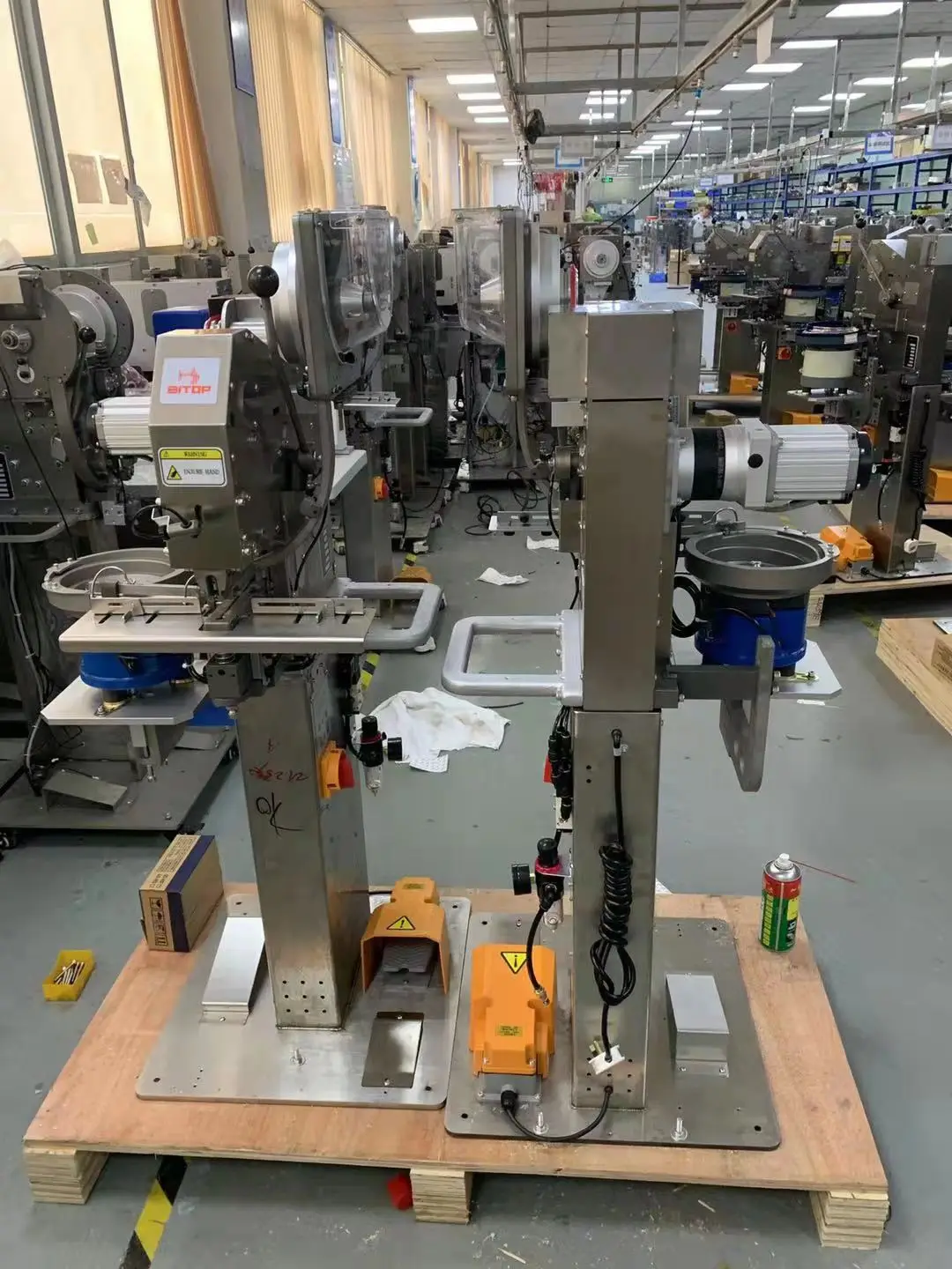 Fully Automatic Snap Button Snap Attaching Machine