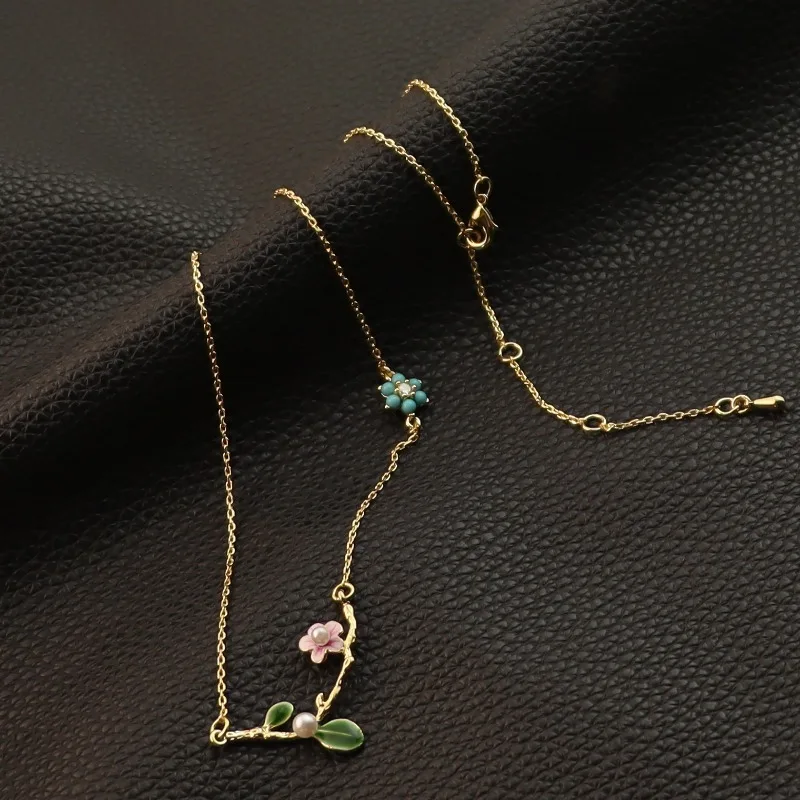

New Hand-painted Pink Enamel Flowers Blue Stone Green Leaf Pendant Necklace Small Fresh Design Sense Necklace Daily Commuting