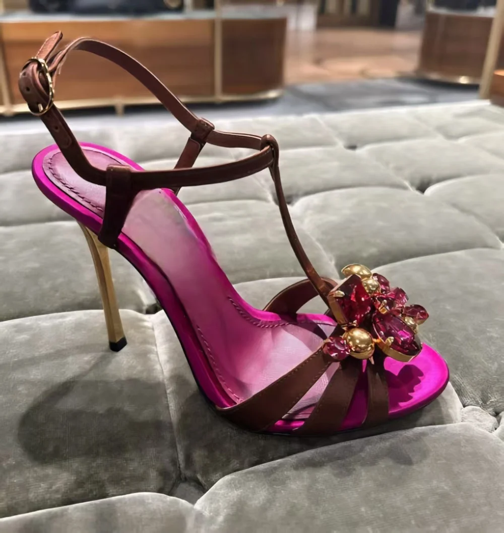 

Fashion Show New Style Rhinestone T-Strap Open-Toe Stiletto Sandals Oversized Ruby Crystal Embellishment Sexy Satin Lady Shoes