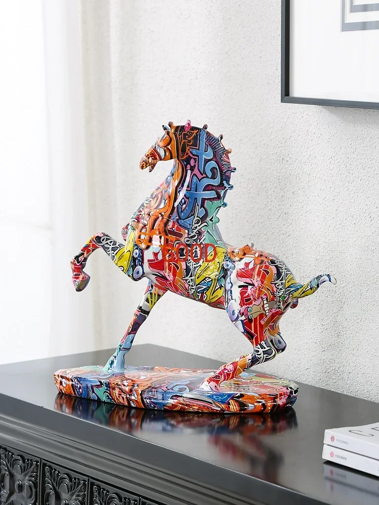 

Modern creative light luxury color horse desktop ornament is a success
