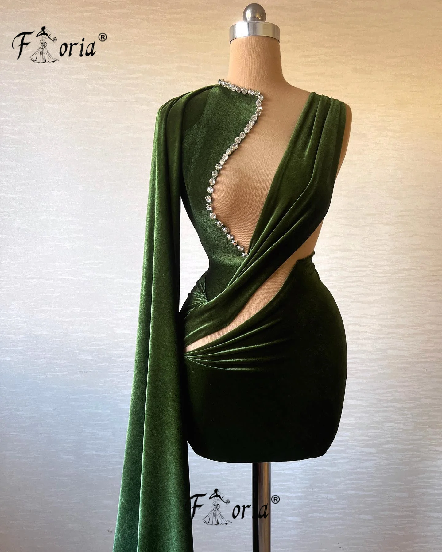 Dark Green Velvet Cocktail Dress with Single Long Shawl Crystal Cut Out Design Short Special Party Dresses Graduation Homecoming