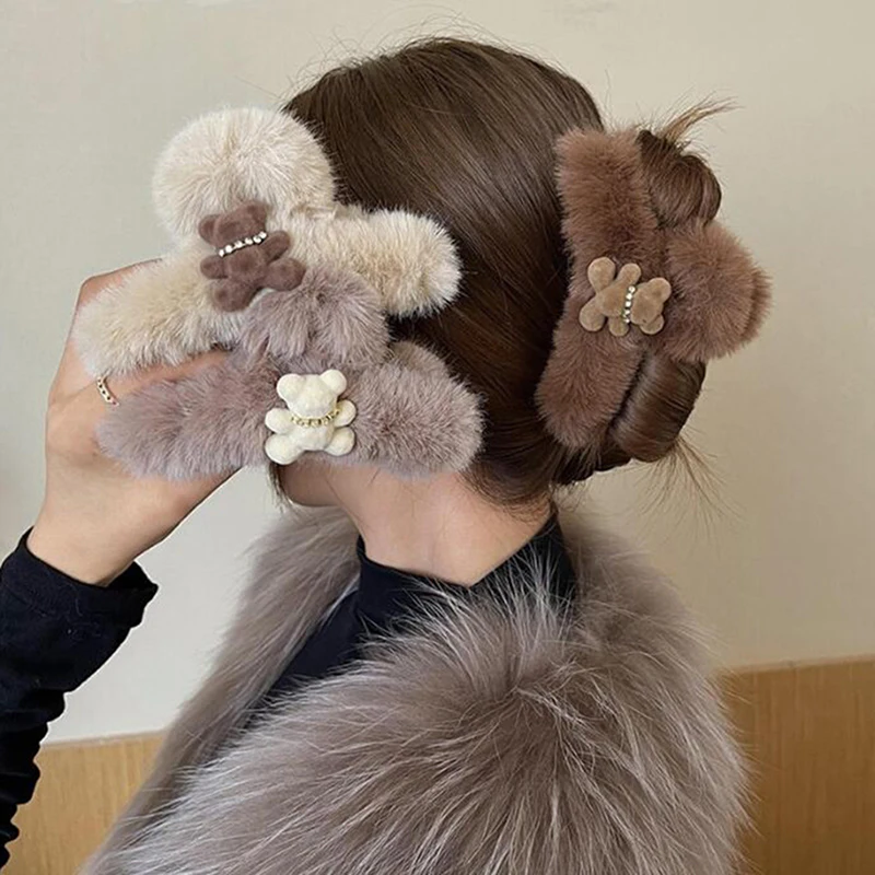 New Cute Bear Winter Plush Acrylic Hair Claw Clips Women Girls Large Korean Rabbit Fur Shark Hair Clip Hair Clip Hair Accessorie