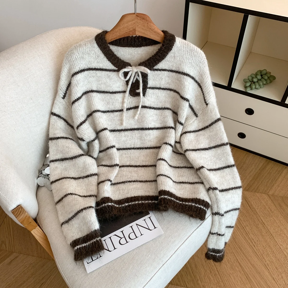 

Women's Striped V-Neck Long Sleeve Casual Sweater Y2K American High Street Fashion 2000S Retro Warm Top for Autumn Winter 2025