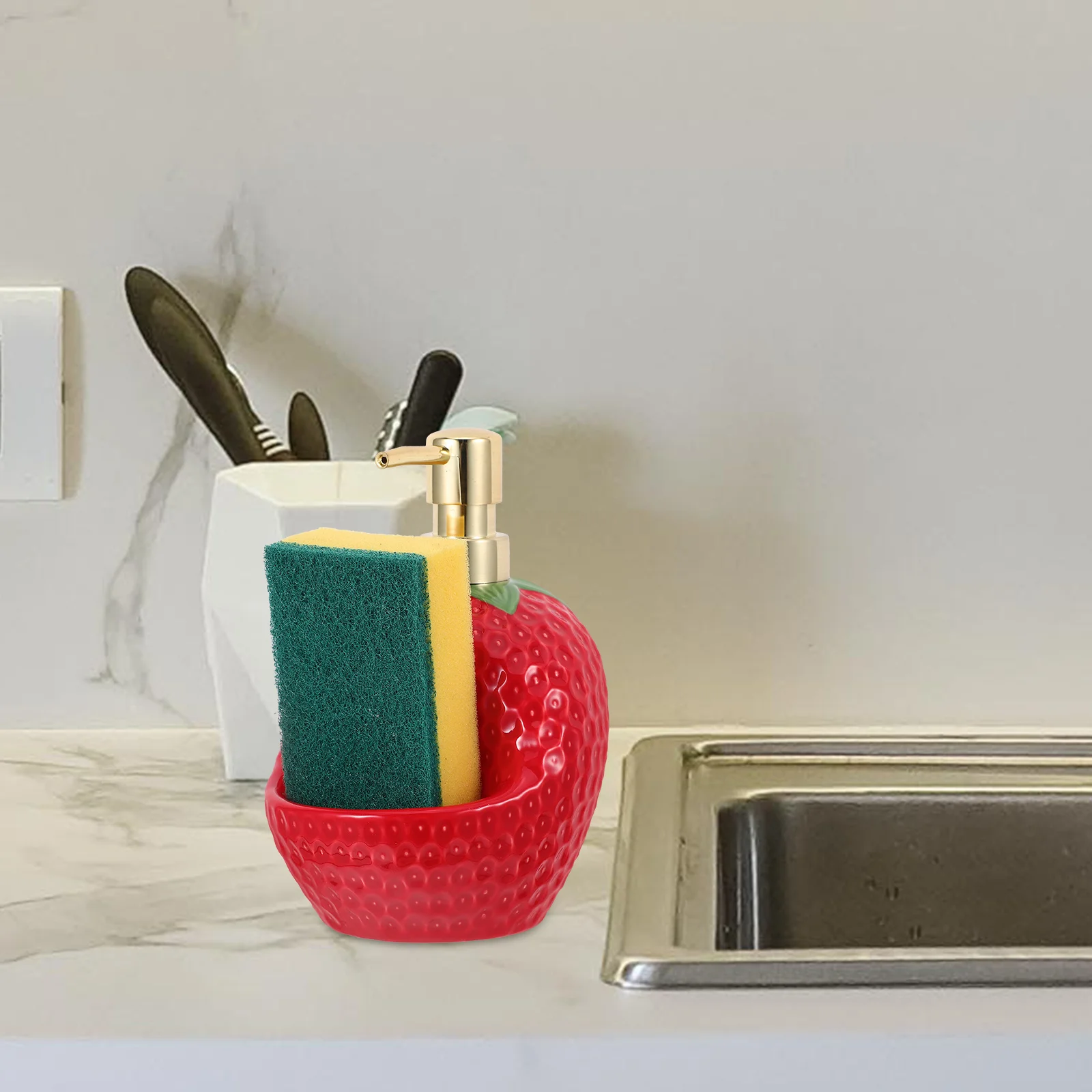 

Керамический дозатор жидкого мыла в форме клубники, многоразовый контейнер для лосьона для мытья посуды, кухонные принадлежности, керамический насос для мыла