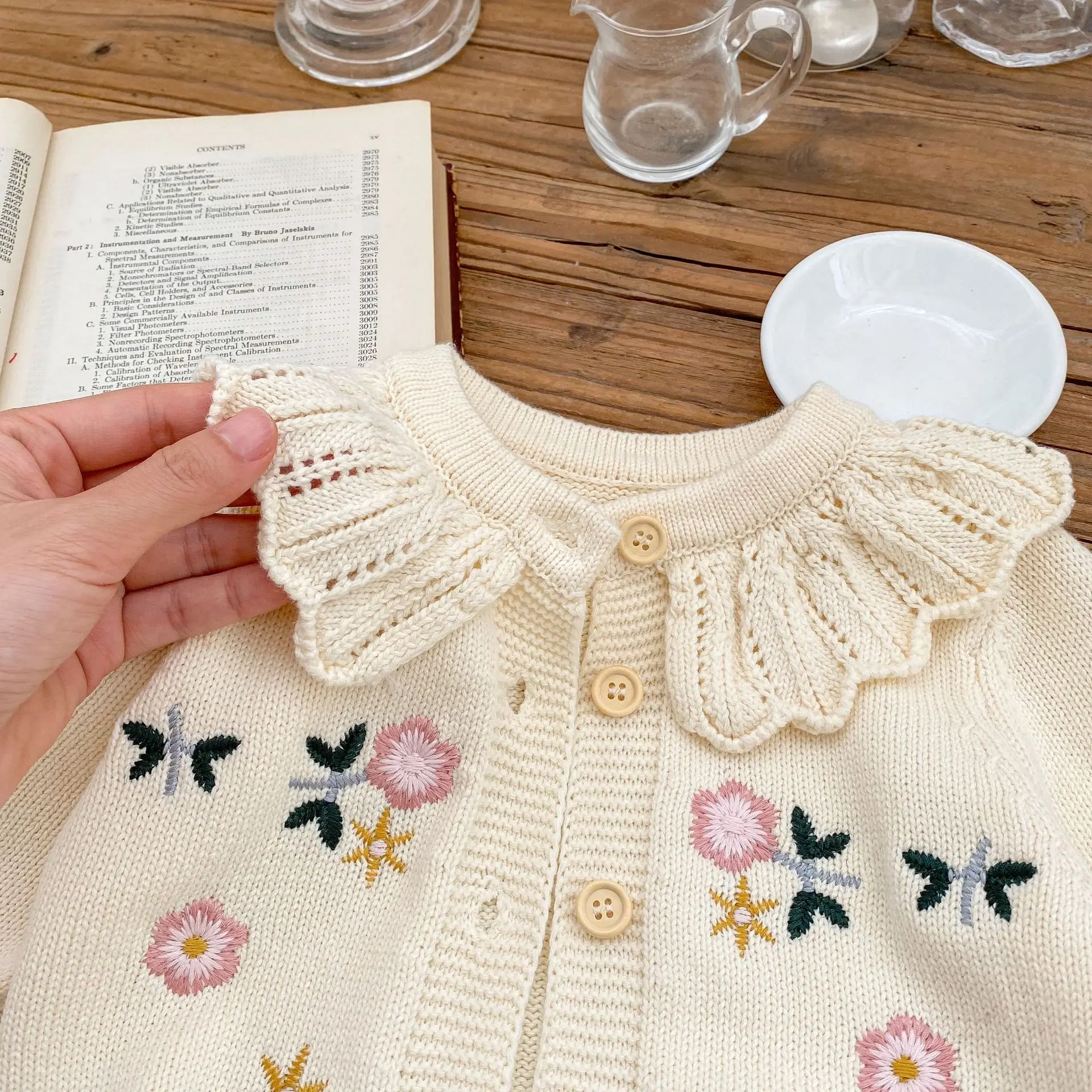 Baby knitwear embroidered flower coat girl baby sweater 100% cotton lace round neck spring baby cardigan