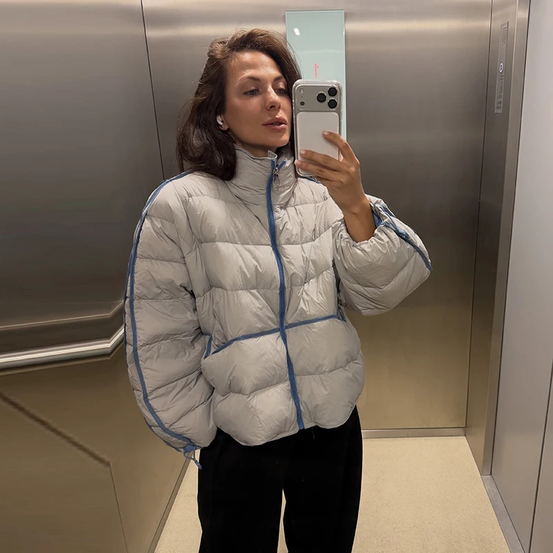 Modische Damen Creme Glänzende Pufferjacke 2026 Winter Abnehmbare Kapuze Reißverschluss Taillengürtel Gesteppte Flauschige Gemütliche Winterjacke – Detail 2