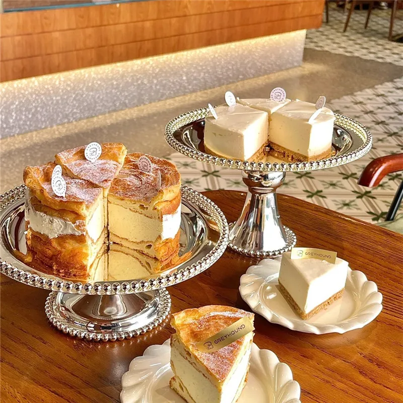 Delicate retro afternoon tea tableware European tall bead plate metal silver cake rack dessert snack fruit tray