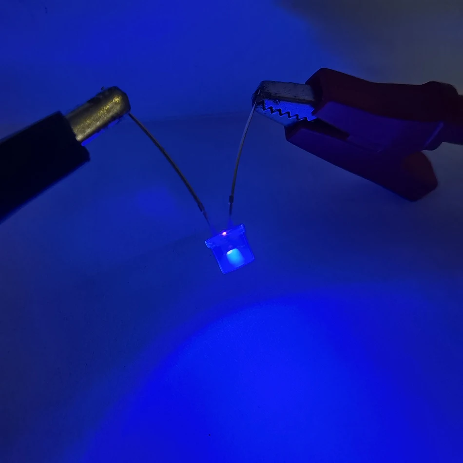 3mm 5mm flache Oberseite LED ultraviolettes UV-Licht 395nm lila Lampe 2pin 20ma Leuchtdiode 20ma DIY Glühbirne – Detail 5