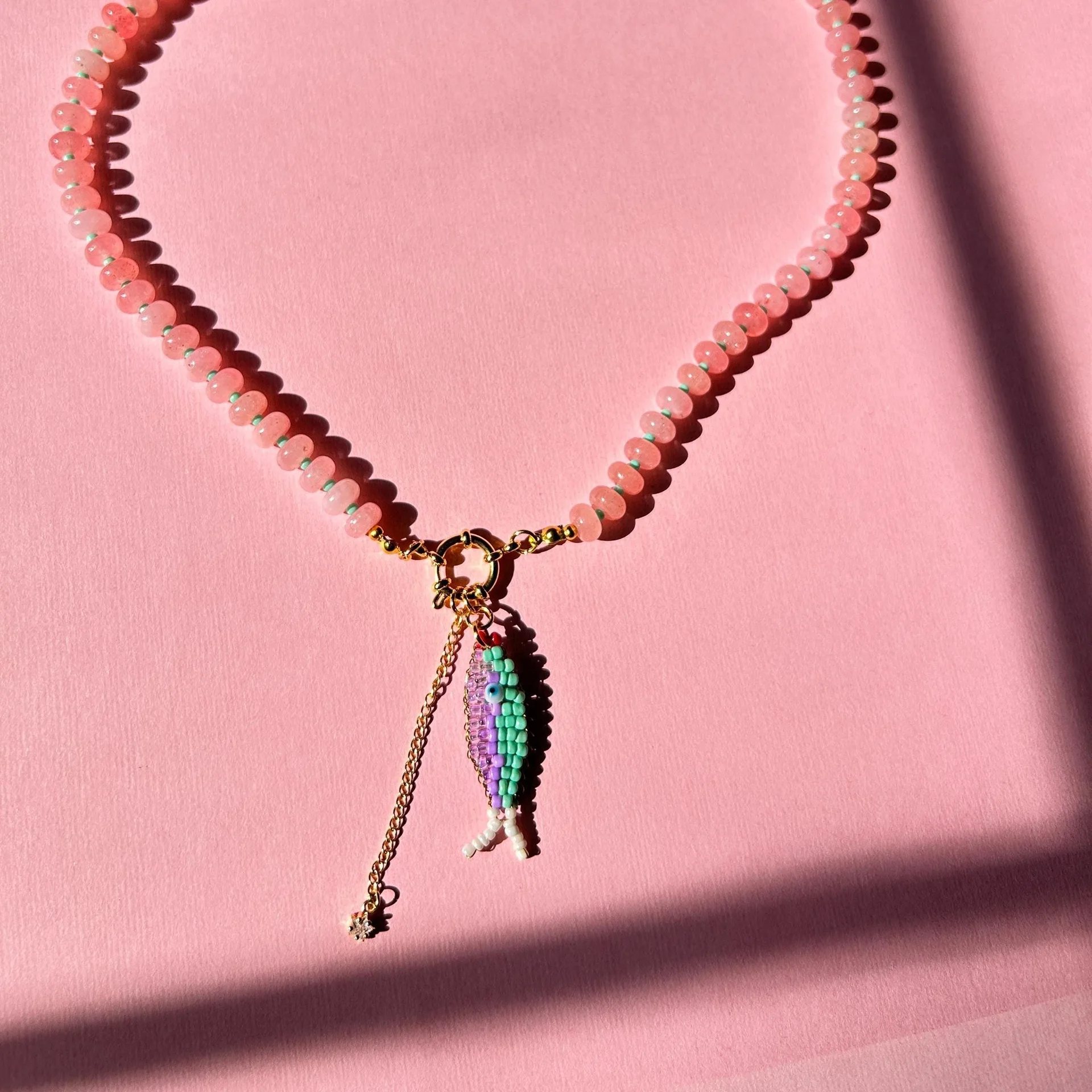 

Rainbow Beaded Handwoven Necklace Fish Pendant Color Contrast Ocean Style Clavicle Chain Women Party Jewelry Gift