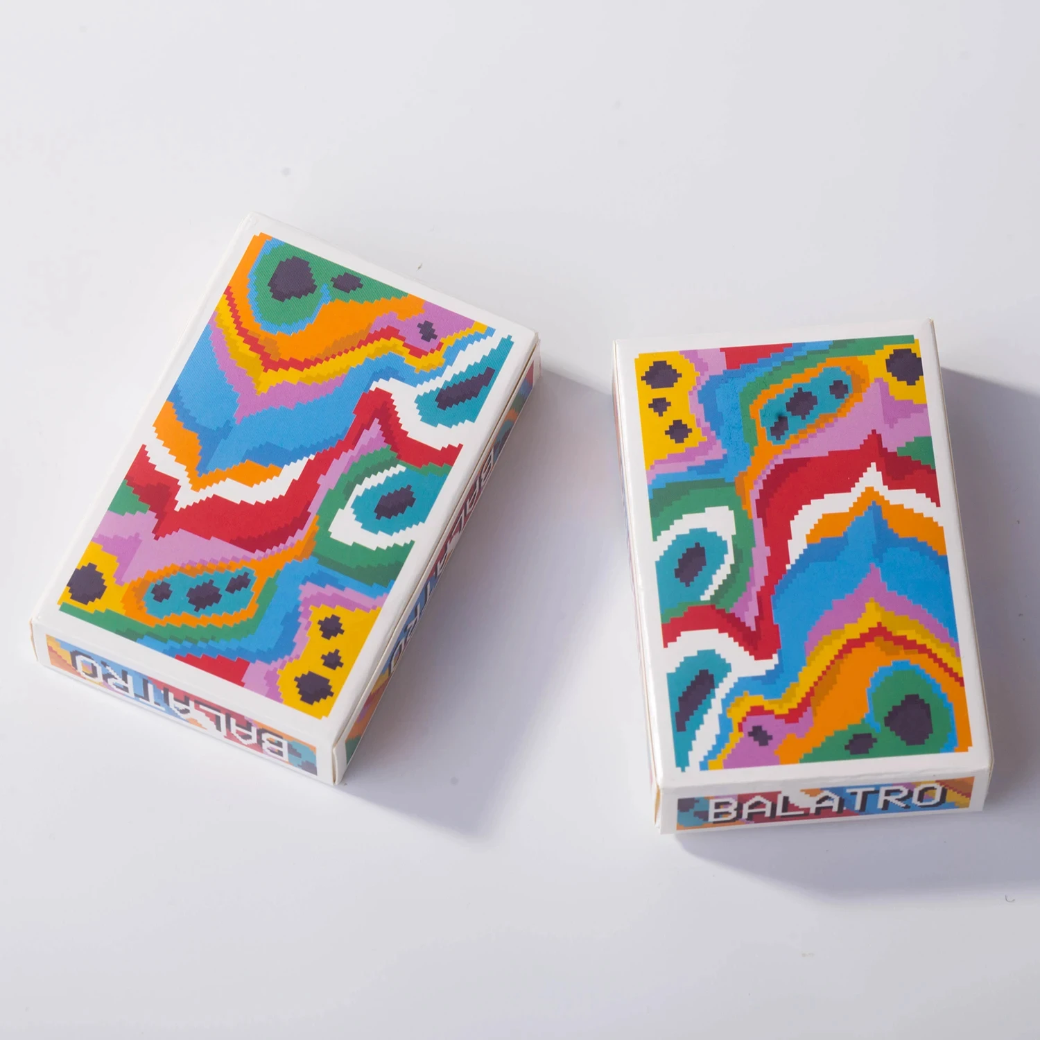 مجموعة بطاقات البوكر الكلاسيكية مكونة من 54 قطعة - لعبة الحفلات الأساسية للتجمعات وألعاب الطاولة والمتعة الاحتفالية، أوراق لعب متينة ومحمولة