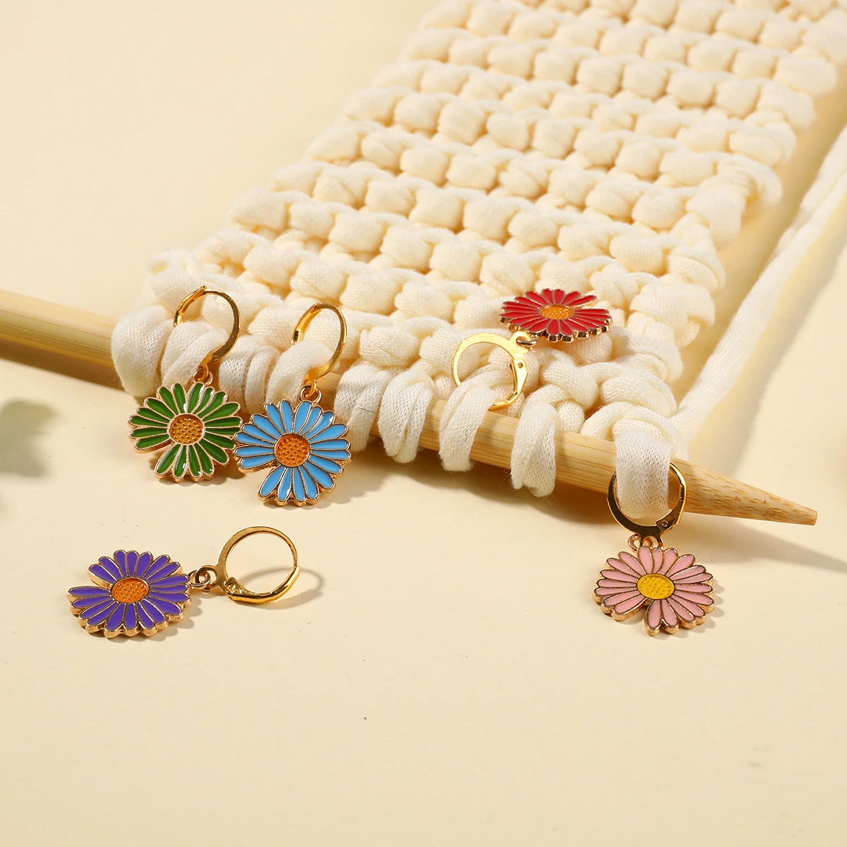 

6PCs/Set Colorful Flower Stitch Marker Metal Crochet Latch Enamel Crochet Markers DIY Sewing Tools Knitting Latch Locking