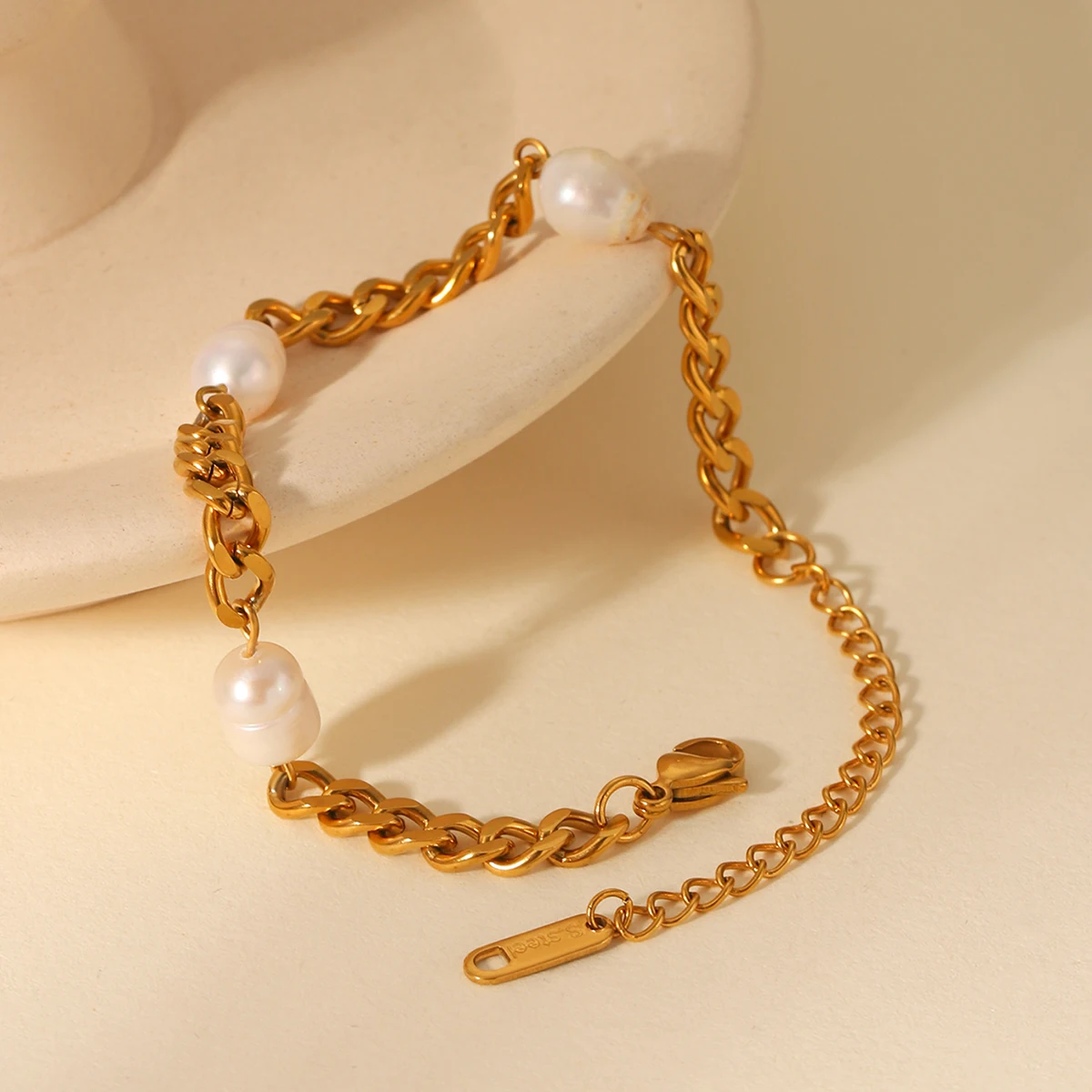 Huang Chao Women Light Luxury Three Freshwater Pearl Bracelet Cuban Chain Stainless Steel Bracelet Fashion Accessories Jewelry