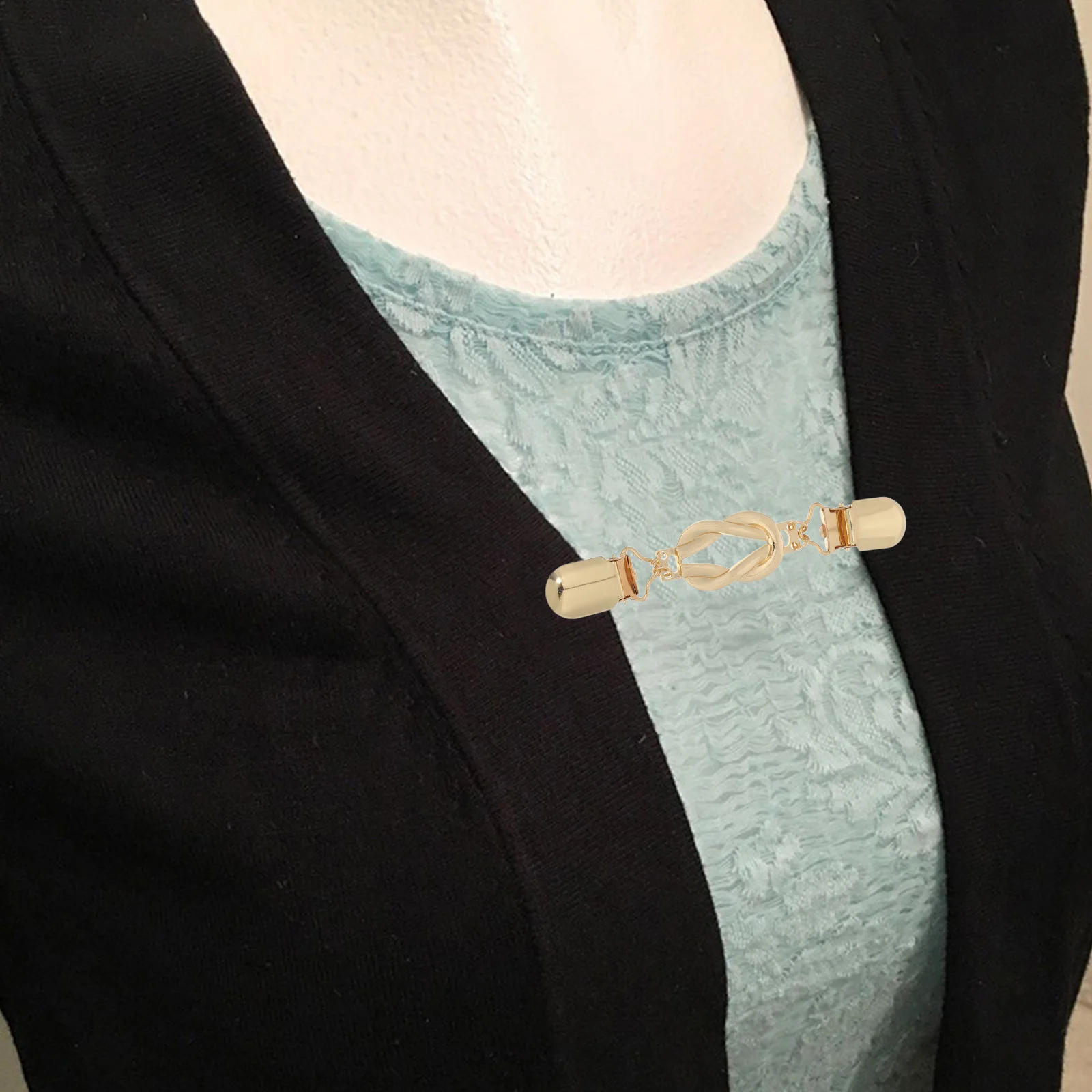 2Pcs Retro Vintage Cardigan Clips Sweater Shawl Collar Holders Sturdy Alloy Fashionable Clothing Accessory for Women