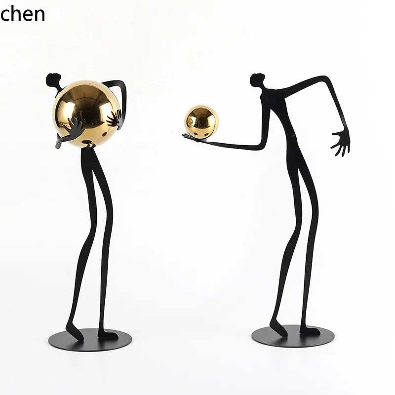 H1 Simple and Creative Ball-Holding Figure Sculpture Ornament for Club Front Desk, Living Room, and Entryway Decoration