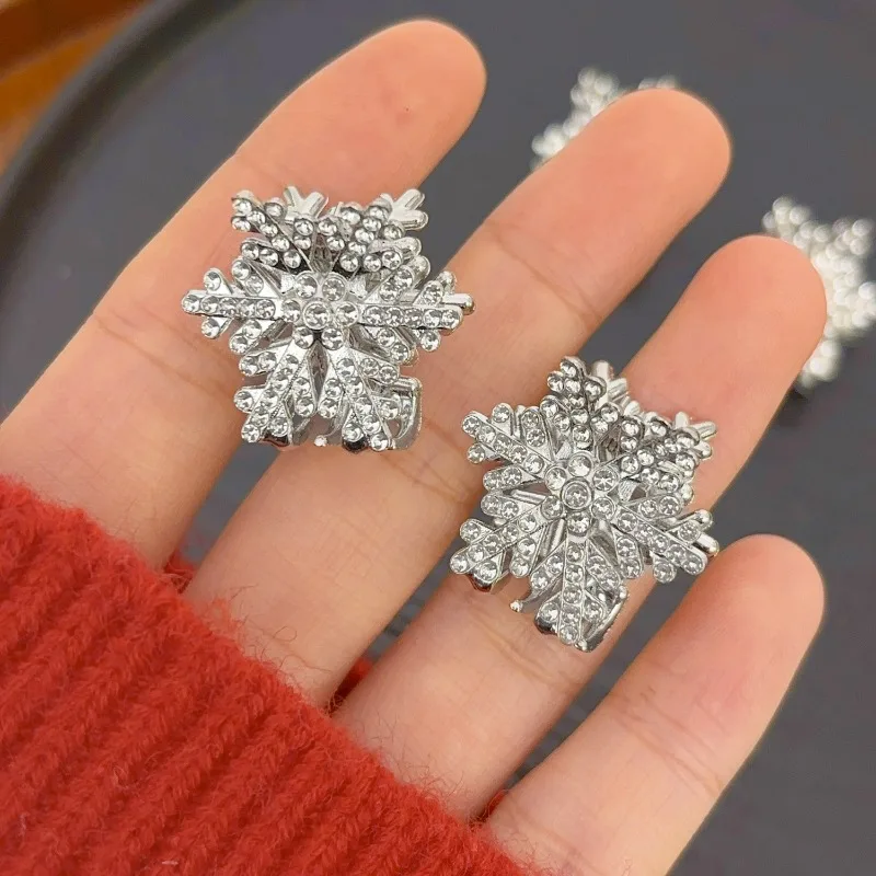 

1-2pcs Christmas Snowflake Hair Clip Rhinestone Claw Clip for Women Girl Party Hairstyle Elegant Sparkling Hair Accessorie Gift