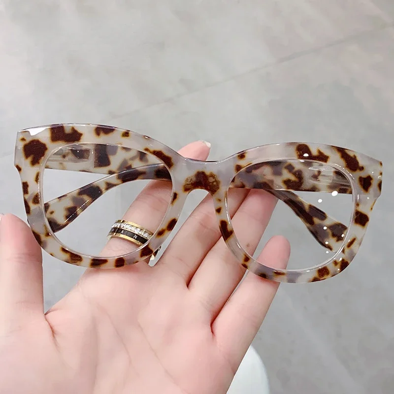 Modische Lesebrille mit großem Rahmen, Anti-Blaulicht-Presbyopie-Brille für Männer und Frauen, Presbyopie-Brille mit Federbeinen