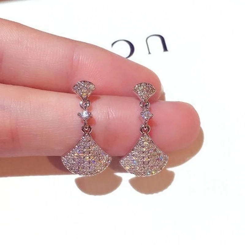 2024 Women Earrings Gold Jeweler Accessories Fashion Korean Silver Needle Skirt Delicate Super Shining Diamond Elegant All-Match