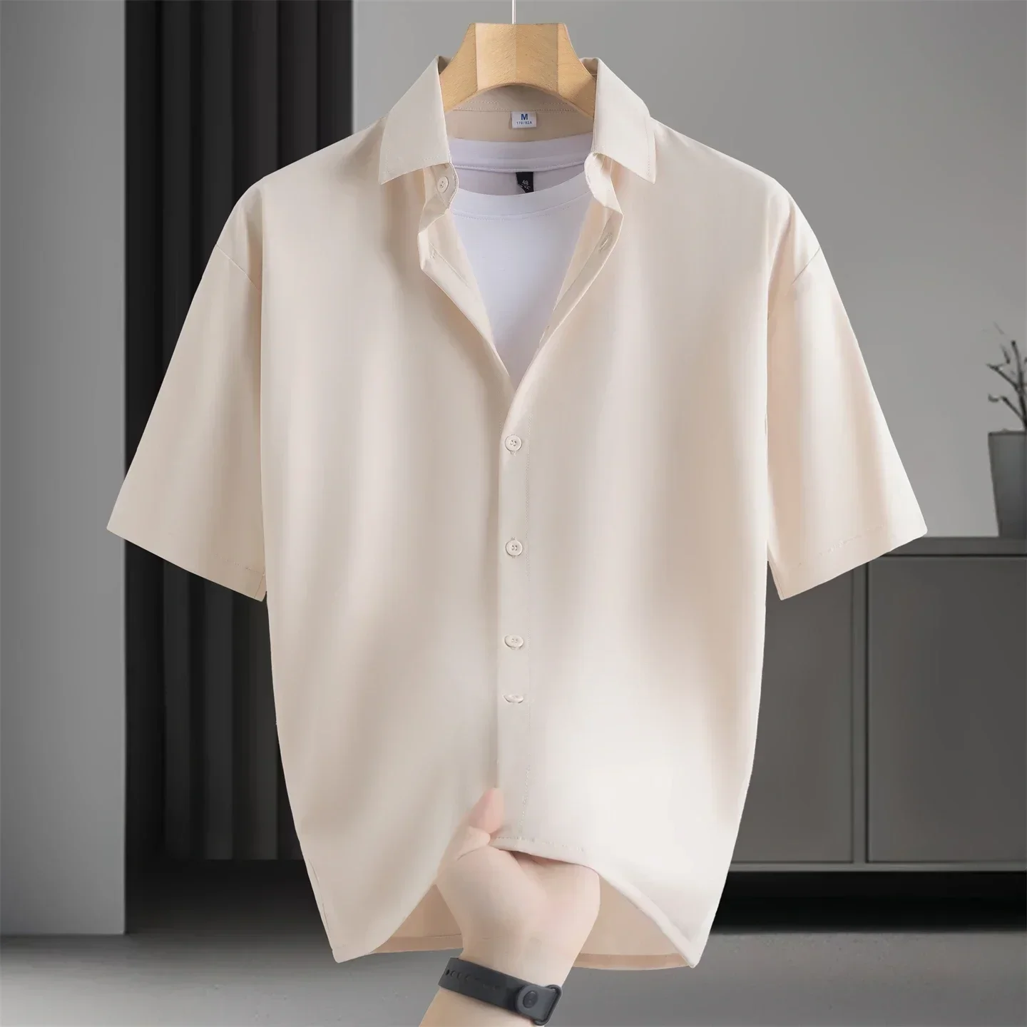 

High End Ice Silk Business Shirts Men Solid Color Short Sleeve Shirt for Summer Fashion No Ironing Comfortable and Versatile Top