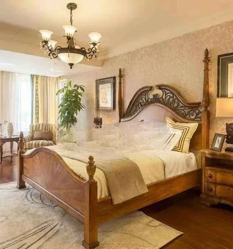 A   Light Luxury Solid Wood  Wrought Iron Carved High Back Double Bed Distressed Four-Column Marriage Bed Furniture