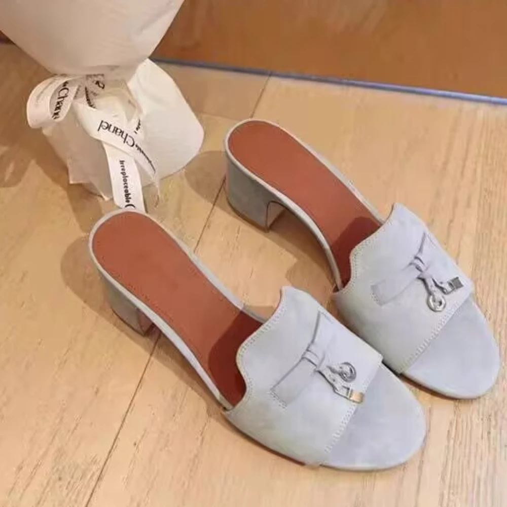 Elegante große Damen-Hausschuhe mit dickem Absatz und Clog-Design in hautfarbenen High Heels,
