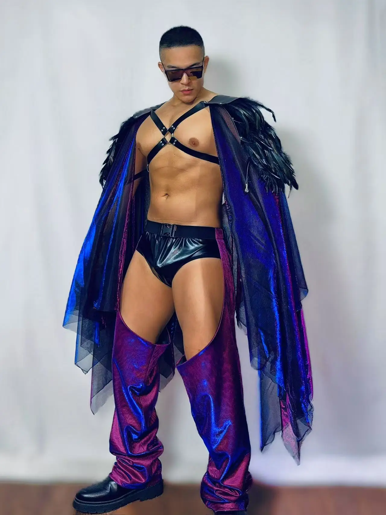 Traje Rave para fiesta de Halloween, capa de plumas coloridas exageradas, ropa para escenario de Bar y club nocturno, disfraz de cantante Gogo para espectáculo de turismo