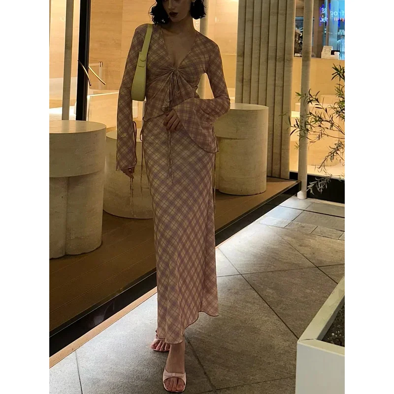 Abito casual da donna con stampa rosa con scollo a V e lacci, camicetta ampia, gonna lunga dritta, set di abiti per le vacanze primaverili ed estive