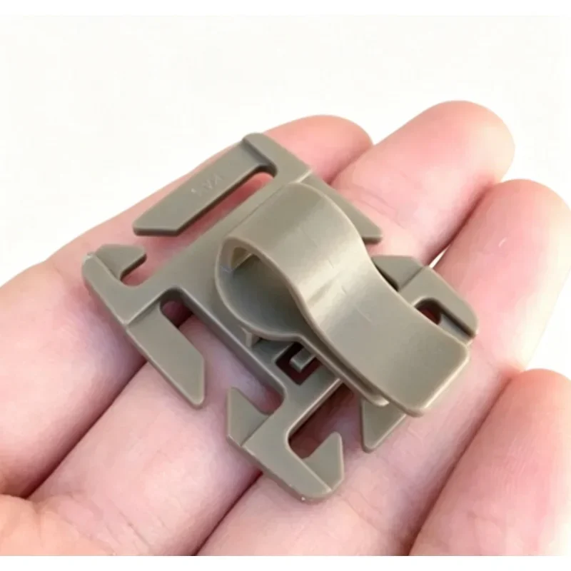 2/4PCS Rotatable Drinking Tube Clip MOLLE Hydration Bladder Straw Hose Webbing Clip for Water Pack - view 2