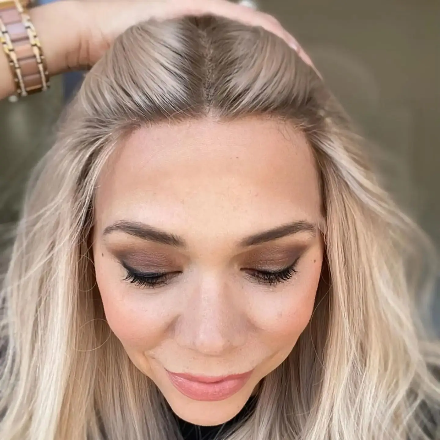 New in HD Lace Front Wig Natural Hairline Ash Blonde Highlights Wig Heat Resistant Luxury Futura Synthetic Fiber Loose Wave Wigs