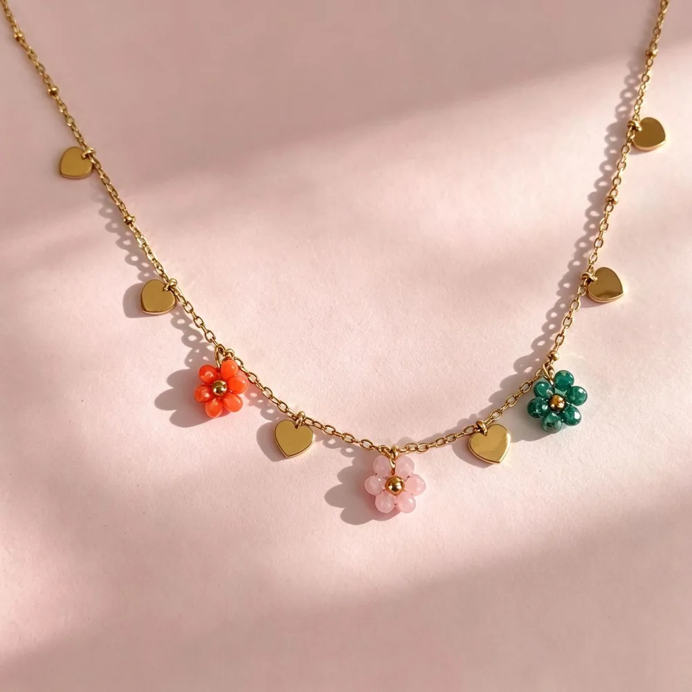 Fashion Dopamine Colorful Daisy Gold Tone Stainless Steel Heart Charm Choker Necklace for Women Sweet Floral Vacation Jewelry