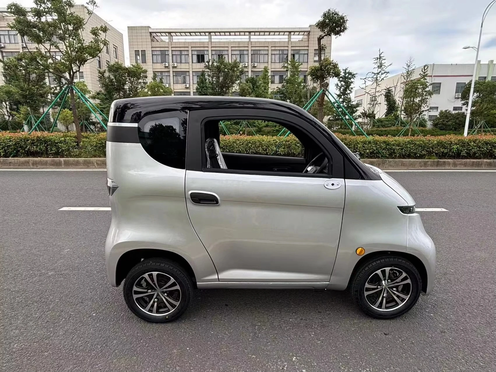WB  New energy vehicle 2000W electric four-wheel scooter, electric mini car (with EEC COC certification)