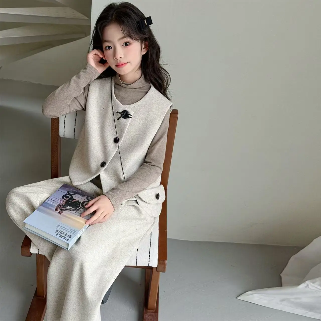 Girls' Spring and Winter Small Fragrant Style Vest Three Piece Set 2026 New Mid to Large Children's High Fashion Set