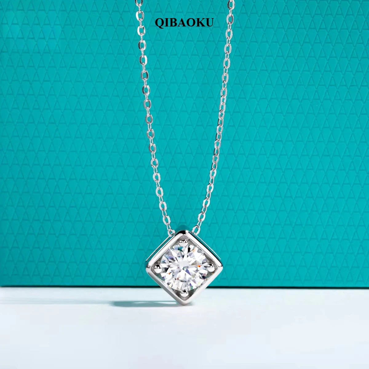 QIBAOKU 1ct/2ct/3ct/5ct Moissanite Square Pendant Necklace S925 Sterling Silver 18k Gold Plated Necklace Women Jewelry Gift 2026