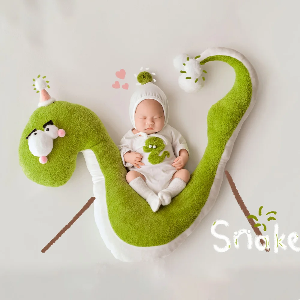 

Newborn Photography Clothing Hat+Jumpsuit+Socks 3pcs/Set Green Snake Baby Posing Doll Studio Cute Snake Theme Photo Accessories