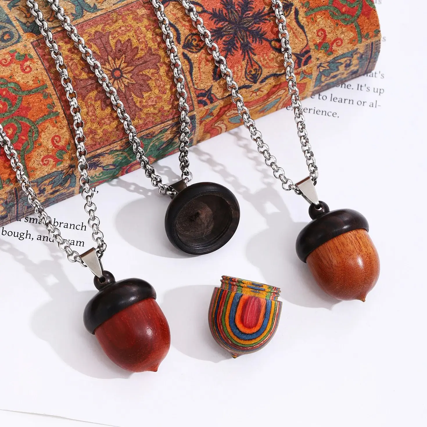 

Pinecone Perfume Necklace For Women Men Openable Unisex Refillable Locket Pendant with Stainless Steel Chain Jewelry Gift