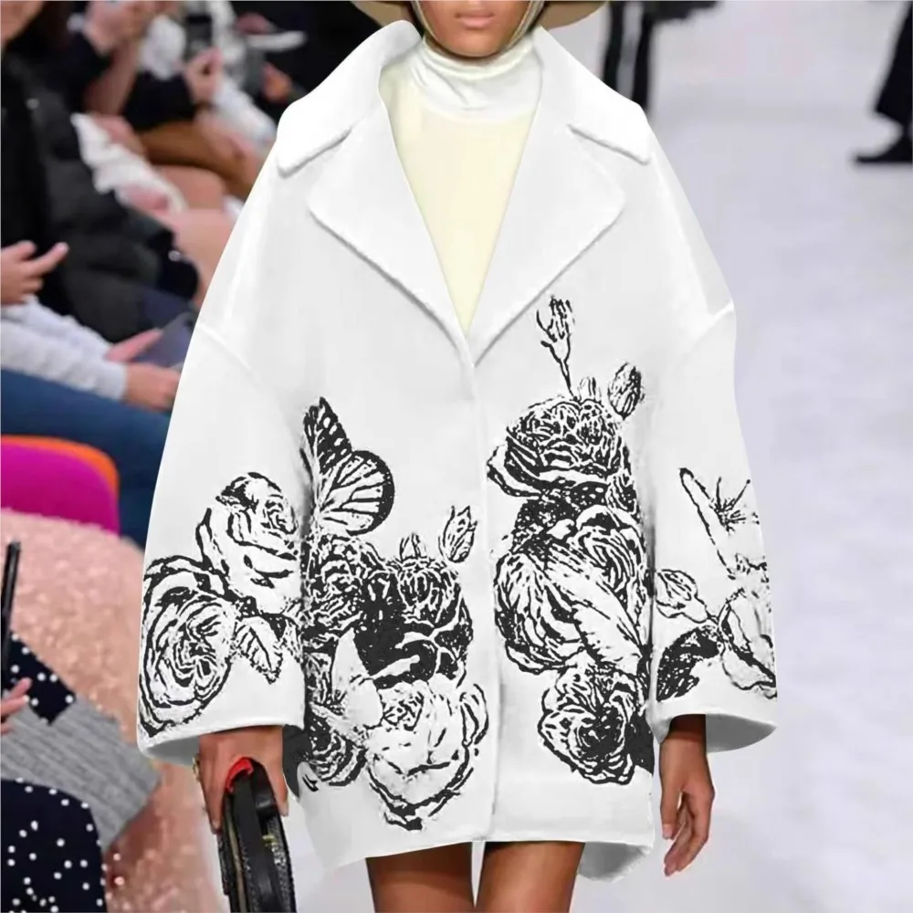 المرأة المطبوعة الصوفية فضفاضة النمط الأجنبي معطف الخريف الشتاء جديد التلبيب غير رسمي بأكمام طويلة الإناث الدافئة في الهواء الطلق معطف الصوف 2025