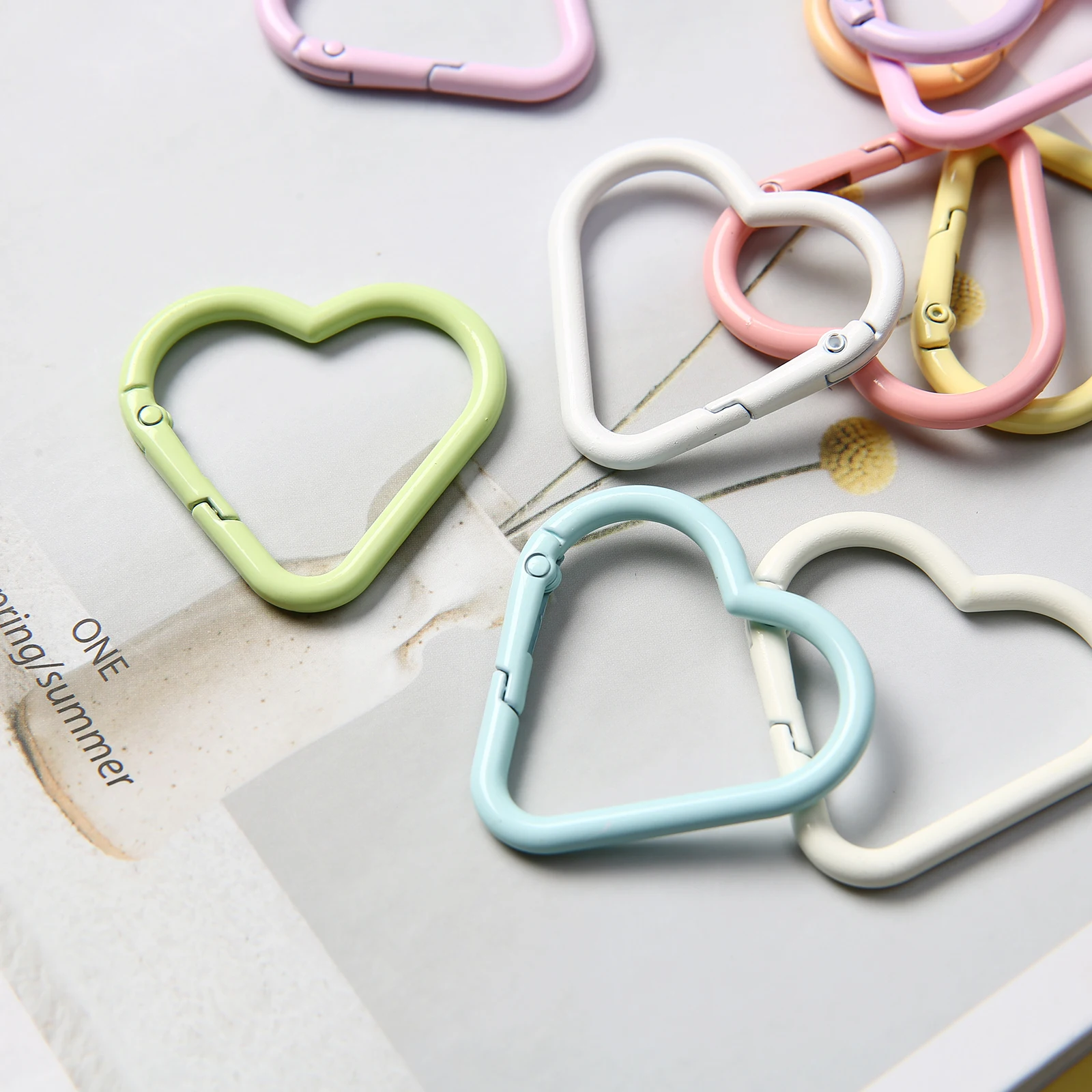1-50 pcs Cute Heart Shape Spring Loaded Open Jump Rings Macaron Colored Metal Key Rings DIY Handmade Keychain Bag Decor