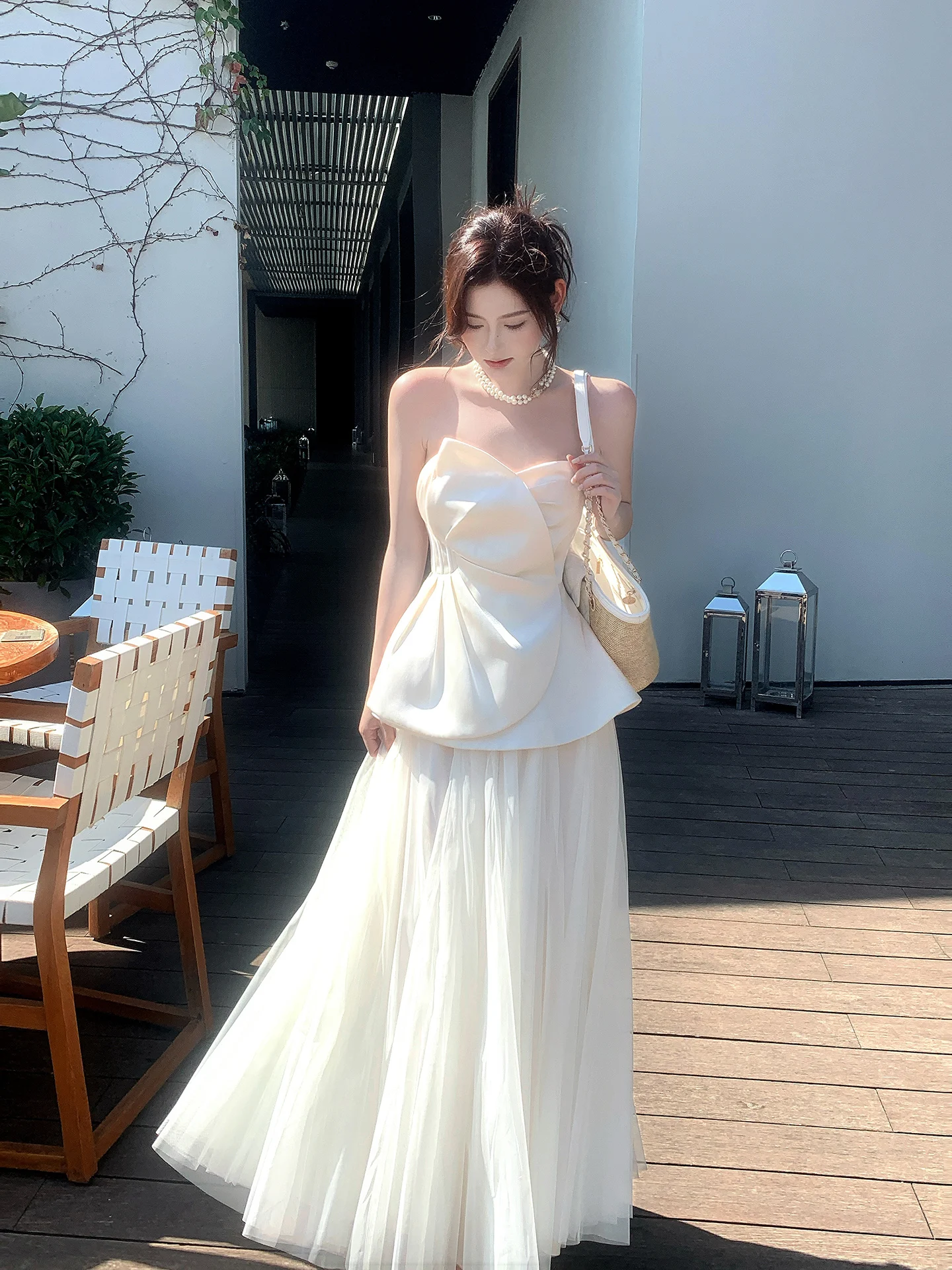 

Комплект из сатинового топа и юбки Ele Satin ter Ne Dr And Skirt Set: Модный дизайн, летний наряд для женщин