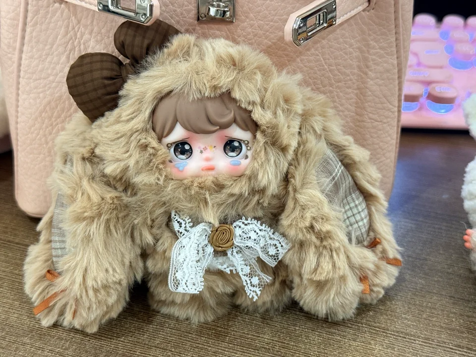 

Плюшевая игрушка Yomi: Коллекционная трендовая кукла-фигурка «Пародайз Роуз Сера́нада» в виде пушистого кролика, украшение для сумки, подарок-сюрприз в таинственной коробке