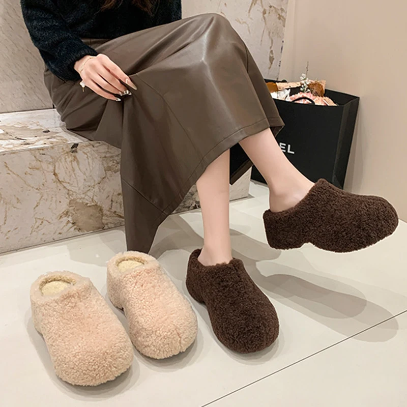 

Women's Faux Fur Warm Slippers Winter Round Toe Outdoor Casual Cozy Slip-On Mules Slipper Solid Color Retro Thick Bottom Slides