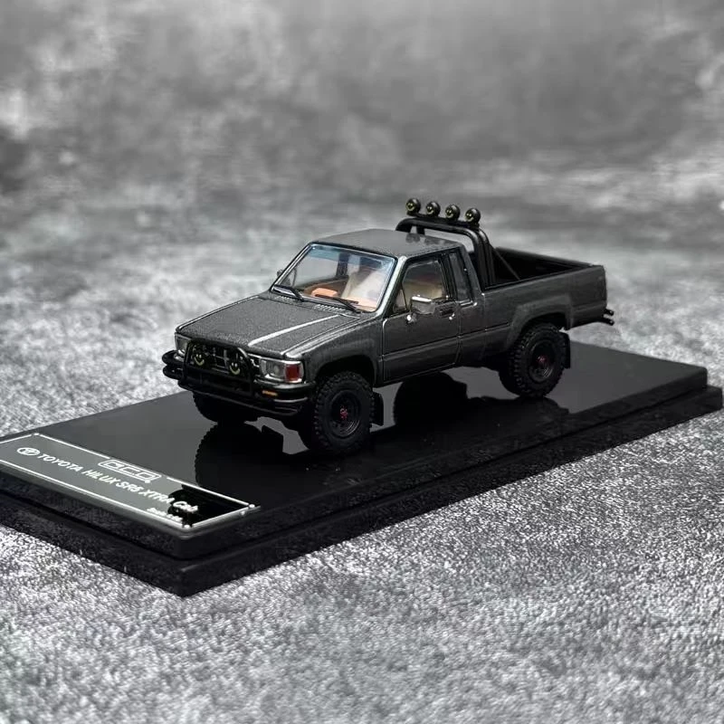 GCD 1:64  Hilux pickup truck  HILux alloy car model