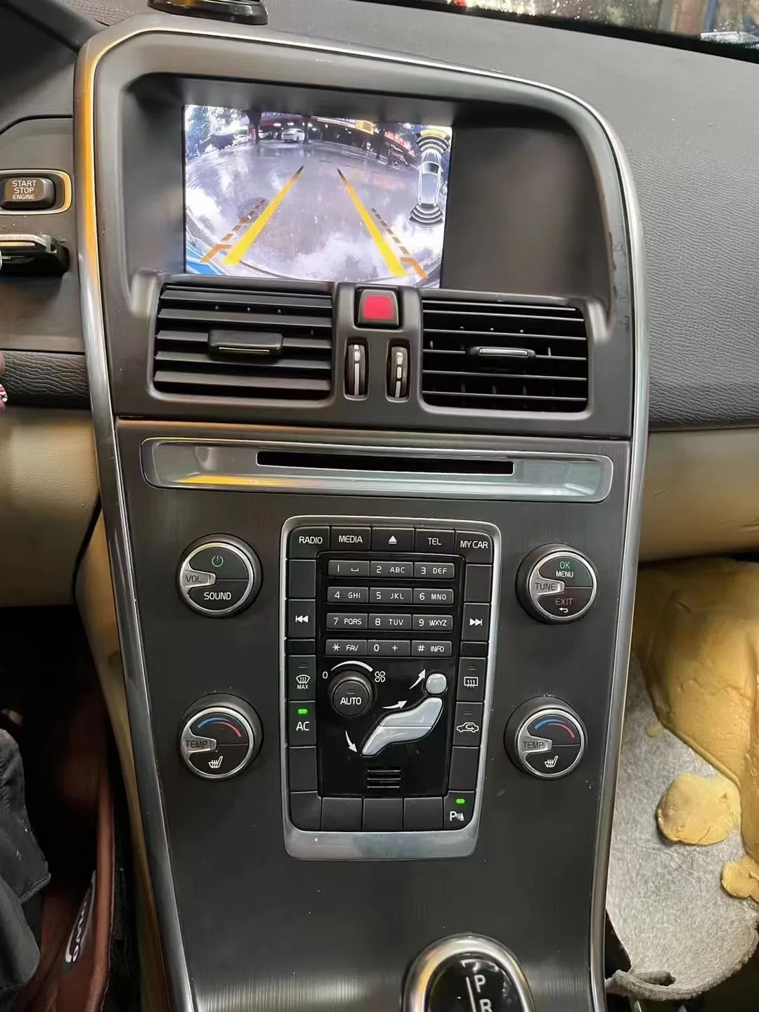 Antarmuka Kamera Mundur Untuk Volvo XC60 XC70 S60 V60 S40 V40 S80L 2011-2014 Dekoder Kamera Belakang Adaptor Sistem Bantuan Parkir