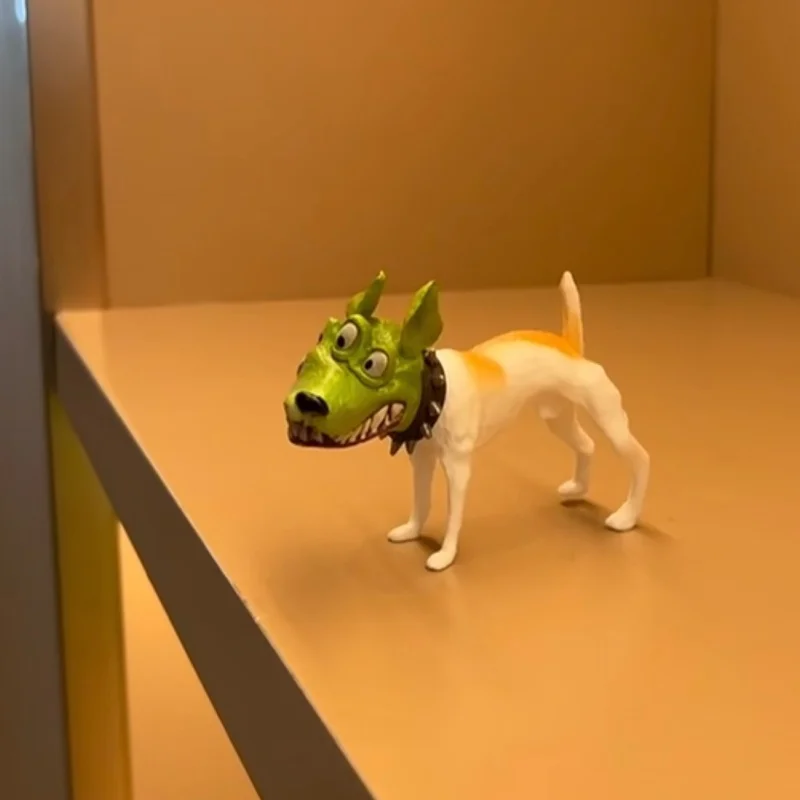 

Фигурка собаки-маскировщика из фильма: креативная, забавная, коллекционная, настольная декоративная игрушка, подарок для фанатов аниме и кино.