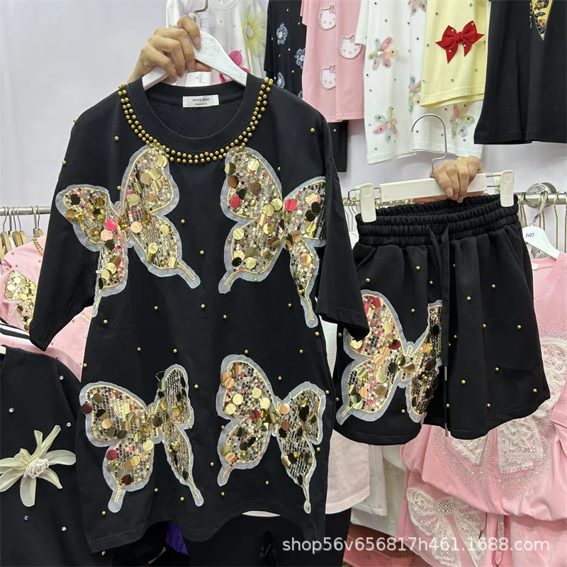 

Модный женский комплект из двух предметов на весну и лето, повседневная футболка с короткими рукавами и вышивкой, блестками и бабочкой, топ + шорты с эластичной резинкой на талии