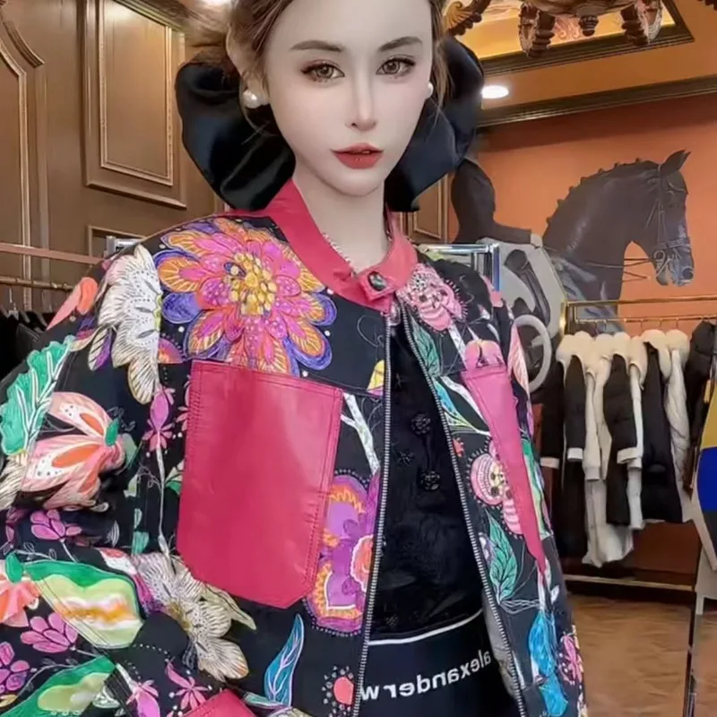 Spring and Autumn's New Women's Long-sleeved, Color-blocked Casual Jacket and Fashionable Women's Round-neck Zipper Short Top