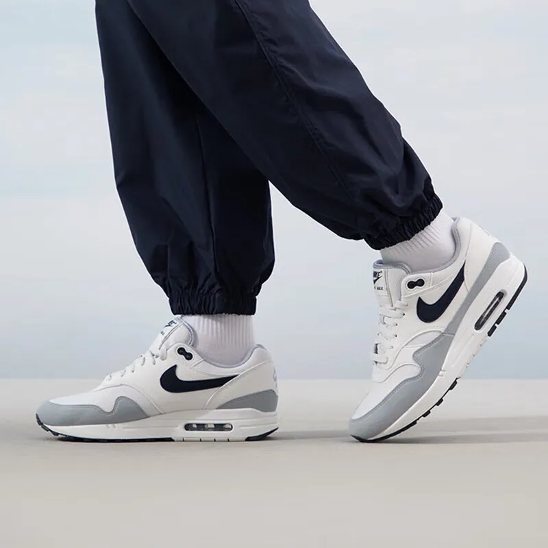 Nike-Calçado de Corrida Amortecido Masculino, Calçado Esportivo Baixo, Roupa Casual, Novo, Outono, FD9082-002, Air Max 1, 2022